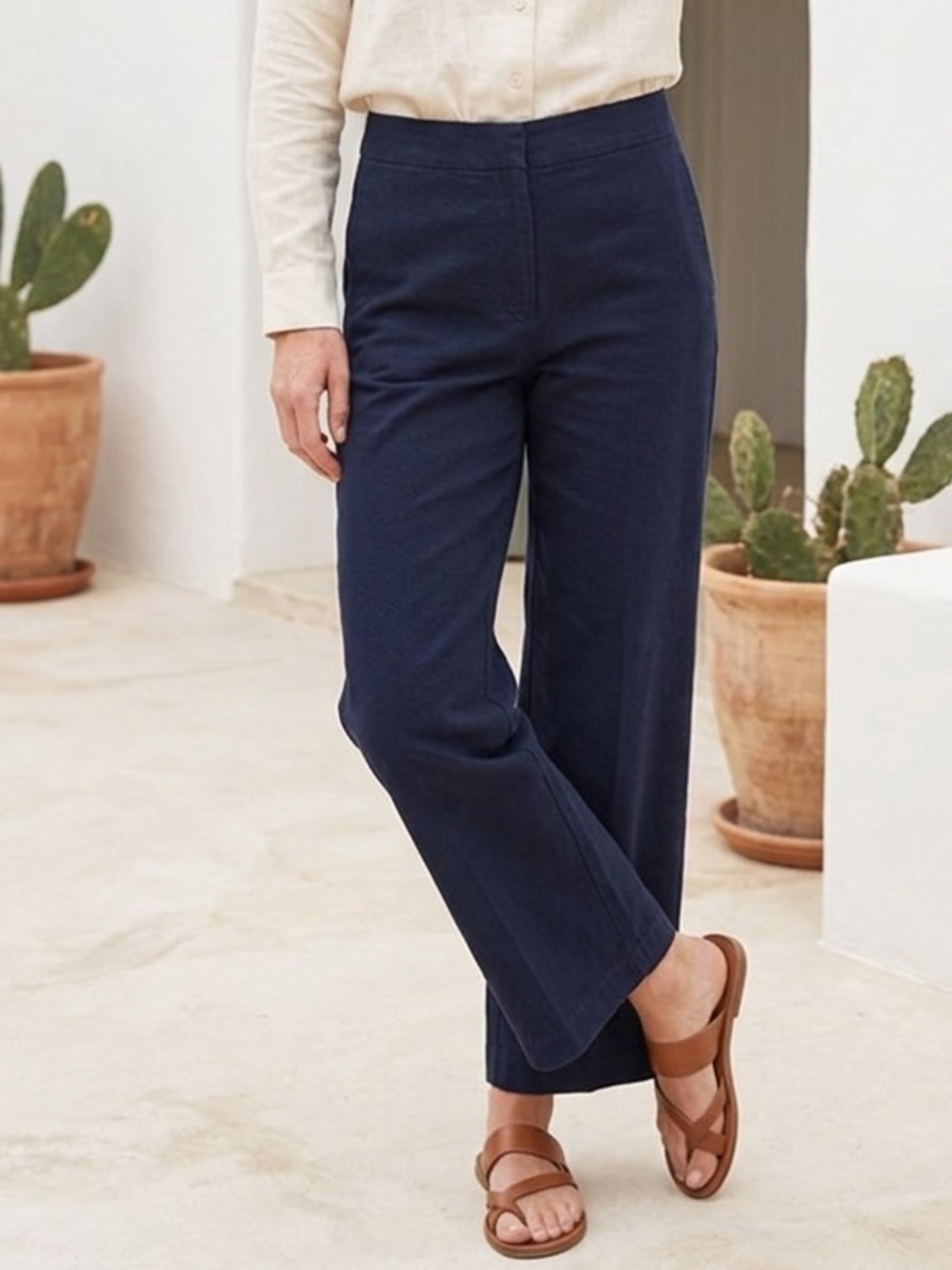 Tommy Hilfiger women’s Dark Navy Chinos size 6